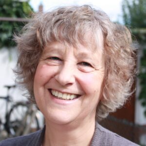 Dr (med) Christl Vonholdt