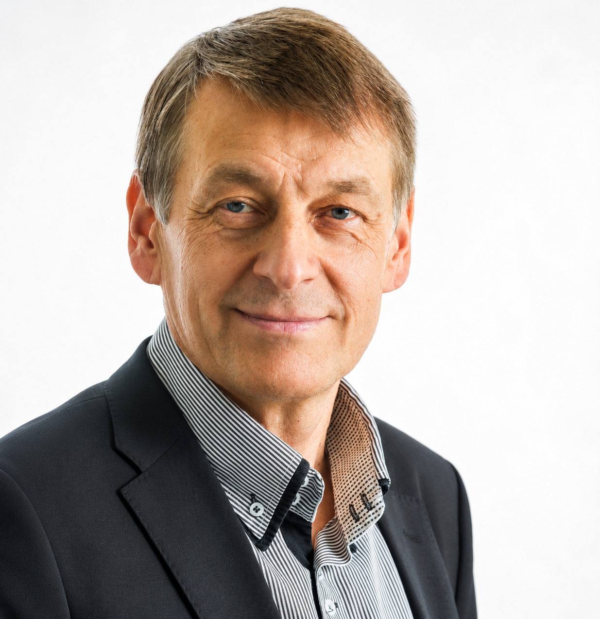 Dr. Niilo Räsänen 940*942